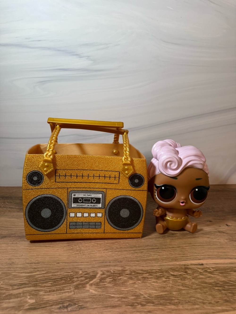 LOL Surprise Lil DJ Ooh La La Set  Description